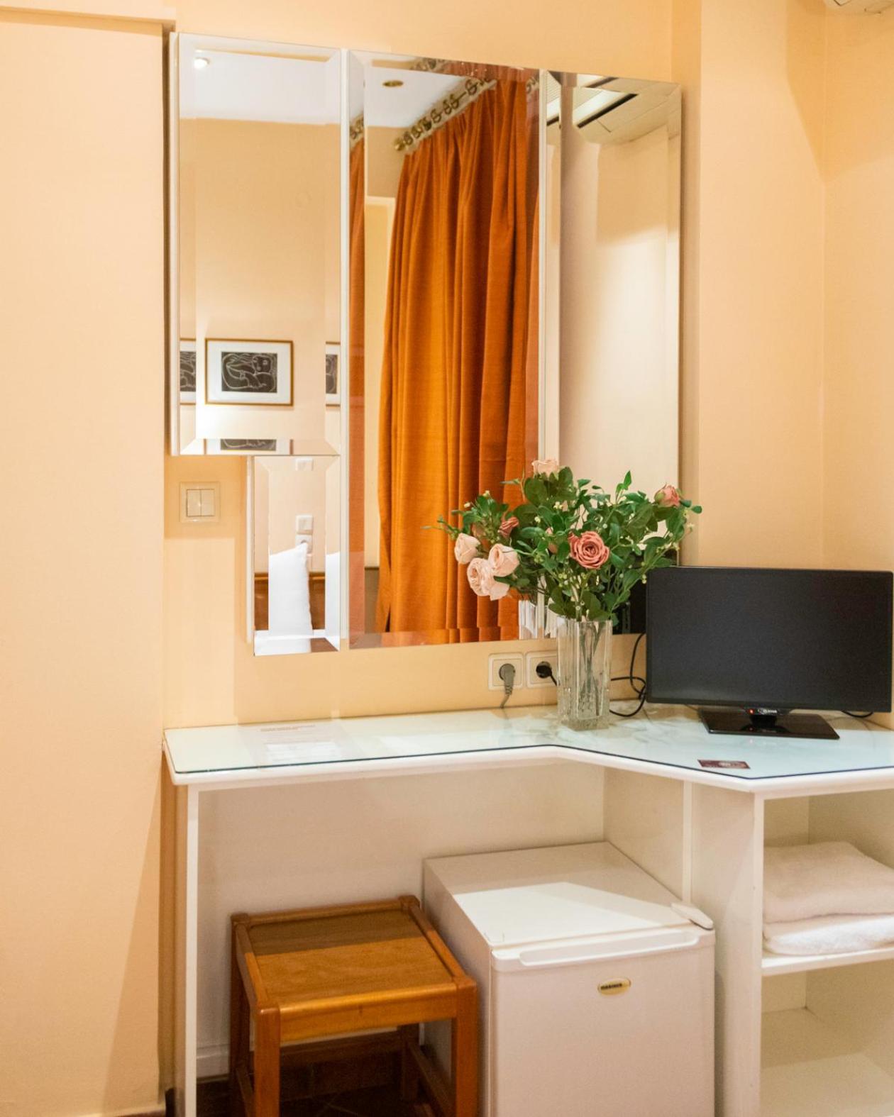 קארדיצה Hotel Avra מראה חיצוני תמונה
