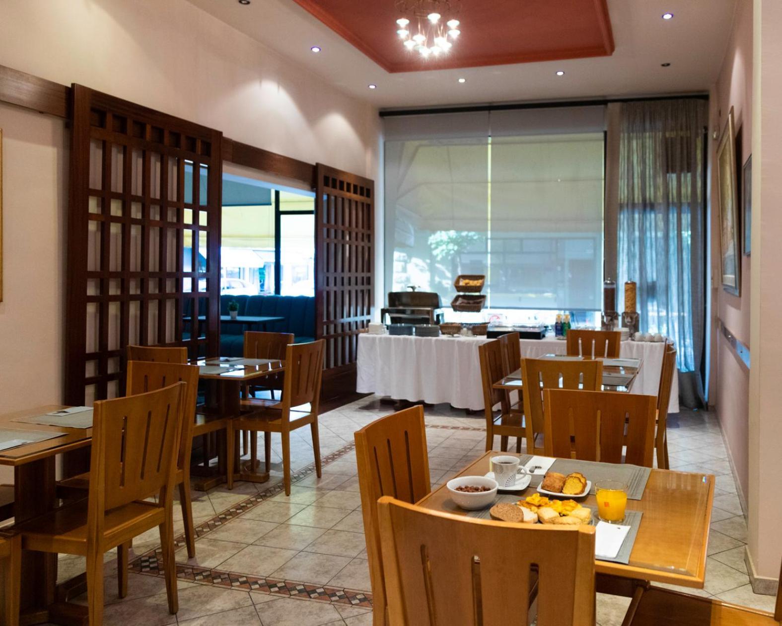 קארדיצה Hotel Avra מראה חיצוני תמונה